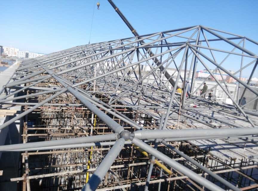 十堰商贸城屋顶网架工程